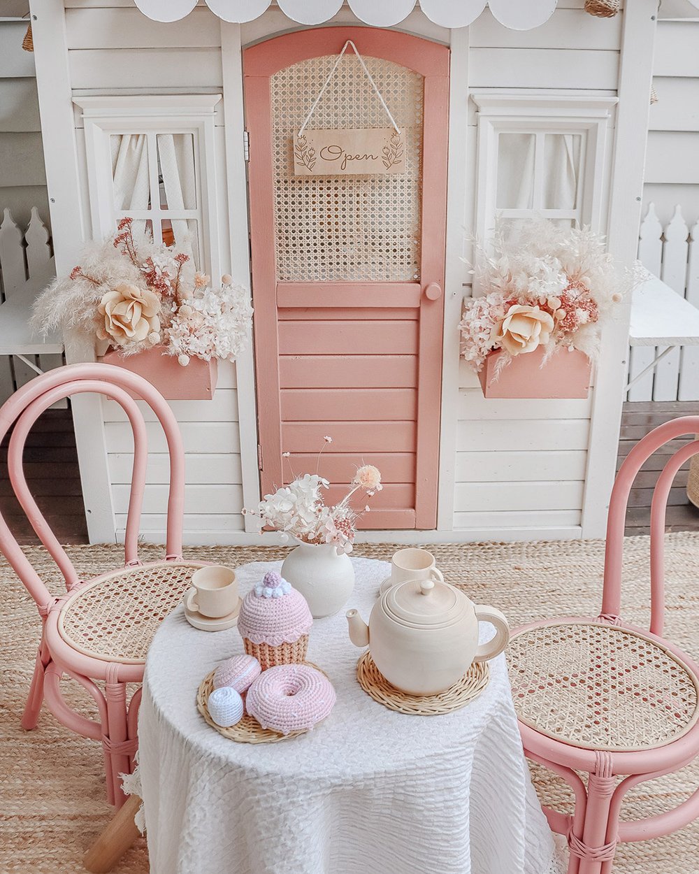 Little girl tea table best sale and chairs